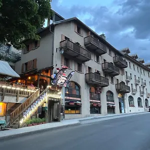 Des Alpes - Skiers & Bikers La Grave