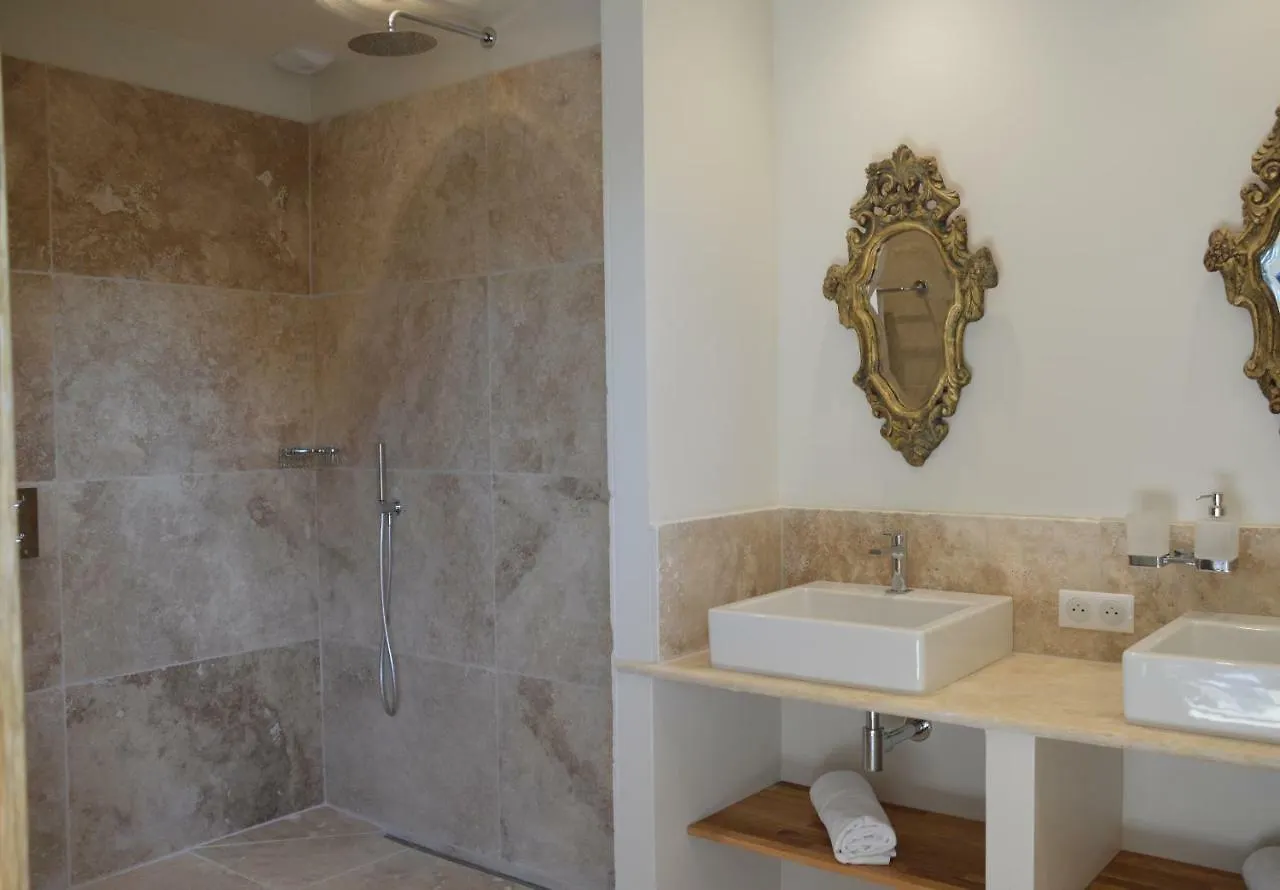 Le Clos D'Olea Oppède بيت ضيافة
